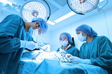 Ограничение жидкости во время операции не ассоциировано с положительными исходами при абдоминальных операциях 