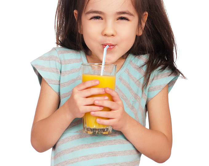 Стакан фруктового сока в день как фактор риска набора веса у детей