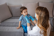 Могут ли частые респираторные вирусные инфекции защищать детей от симптомной SARS-CoV-2 инфекции?