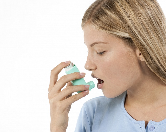 Эффективность азитромицина в снижении частоты обострений у пациентов с персистирующей неконтролируемой астмой 