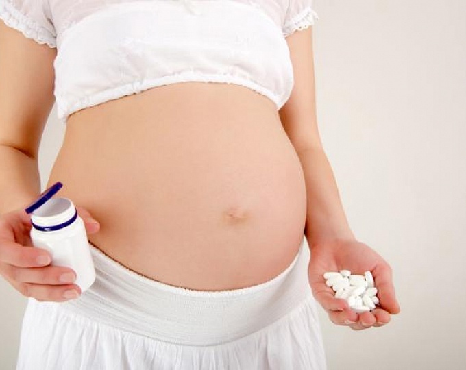 Повышение риска аутизма при высоком уровне фолиевой кислоты и витамина B12 во время беременности