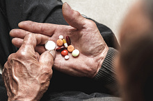 Отрицательные последствия терапии пимавансерином у пожилых пациентов