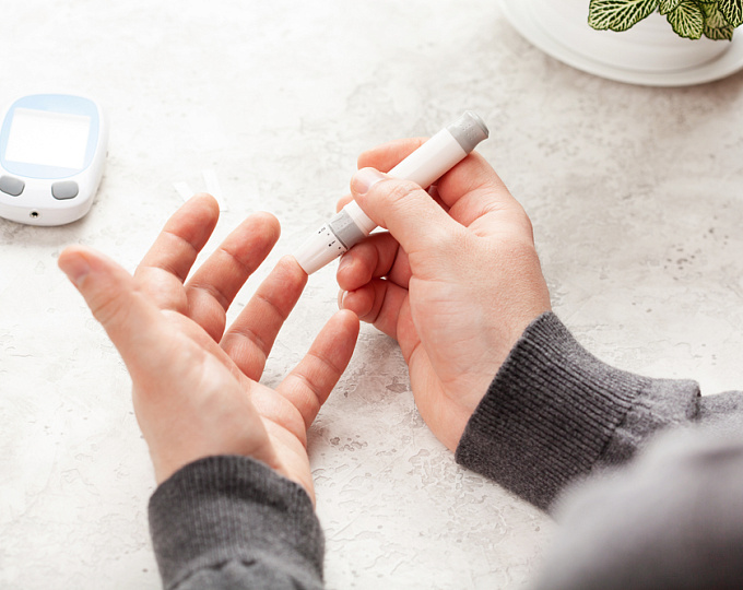 Скорость истончения хориоидеи и внутреннего плексиформного слоя ганглиозных клеток у пациентов с сахарным диабетом 2 типа и у здоровых людей