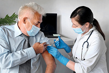Эффективность высокодозовой вакцины против гриппа у пожилых лиц: фокус на риск госпитализации 