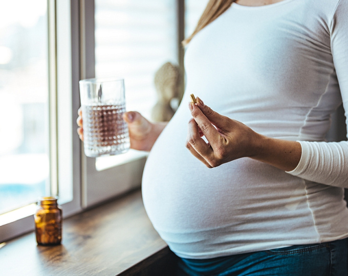 Высокие дозы фолиевой кислоты во время беременности: какие риски для детей?