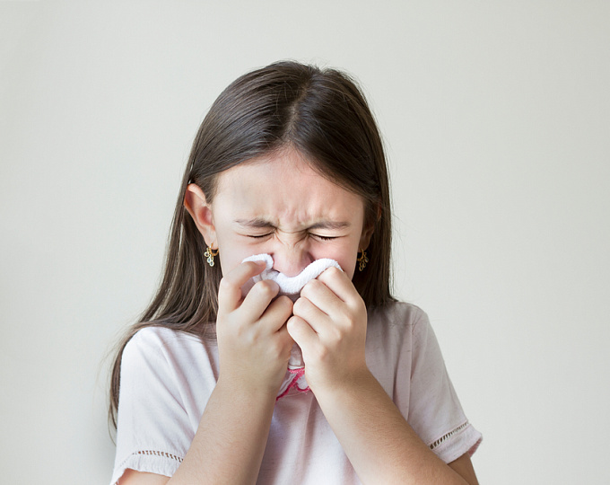 Может ли противовирусная терапия осельтамивиром снижать риск нейропсихиатрических нежелательных явлений у детей?