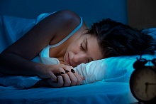 Привычка ложиться спать и вставать в одно и то же время спасет от метаболического синдрома 