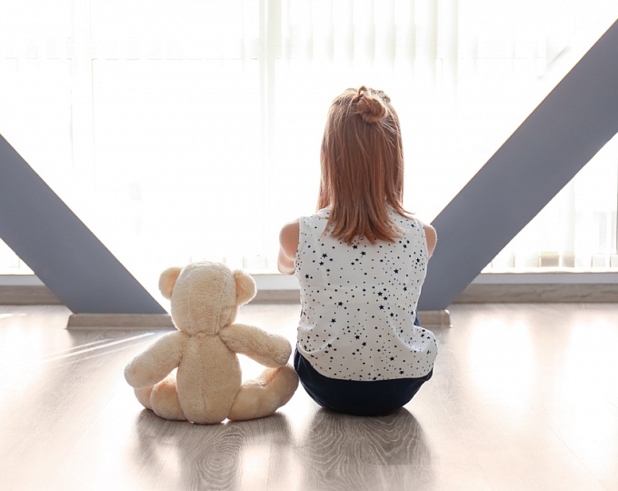 Как объяснить повышение риска нарушения поведения у детей после пренатального воздействия антидепрессантов? 