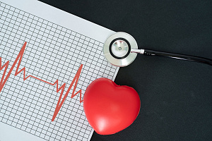 Сравнение комбинированной антитромботической терапии и монотерапии у пациентов с фибрилляцией предсердий и стентом с лекарственным покрытием