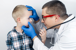 Риск развития катаракты у детей с увеитом