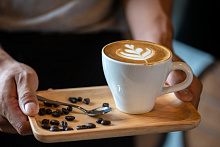 Ежедневное употребление чая и кофе снижает риск деменции