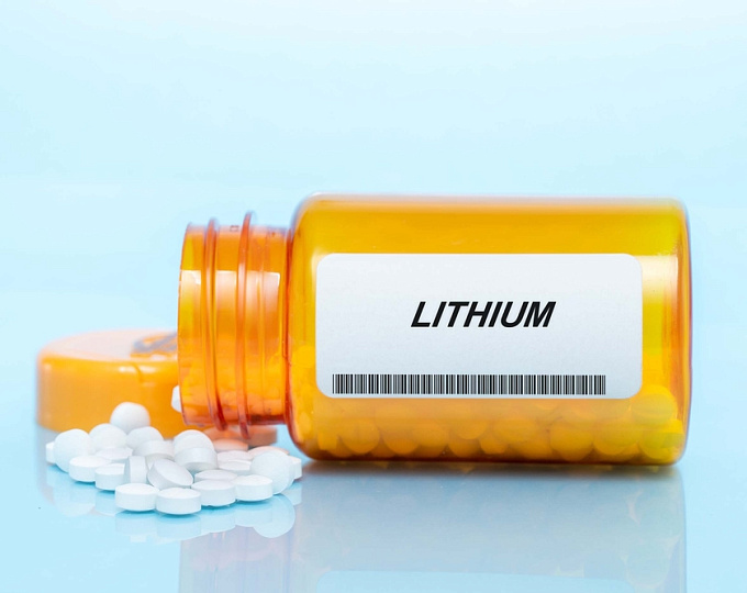 Риск развития патологии щитовидной железы и почек у пациентов с биполярным расстройством, принимающих препарат лития