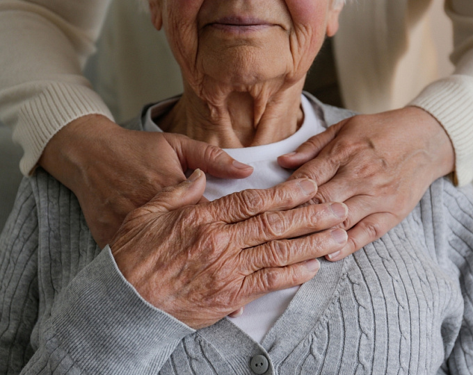 Накопление бета-амилоида и развитие деменции у людей 80 лет и старше