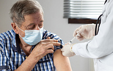 Вакцинация против гриппа может снизить риск болезни Альцгеймера 