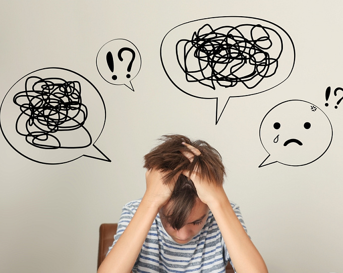 Фокус на ментальные здоровье подростков, высокая частота тревоги и депрессии 