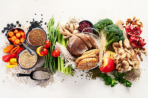 Пищевые волокна из различных источников и риск сахарного диабета 2 типа: роль метаболома и кишечного микробиома