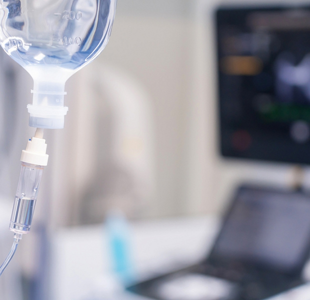 Определяет ли скорость коррекции тяжелой гипонатриемии риск смерти и неврологических событий?