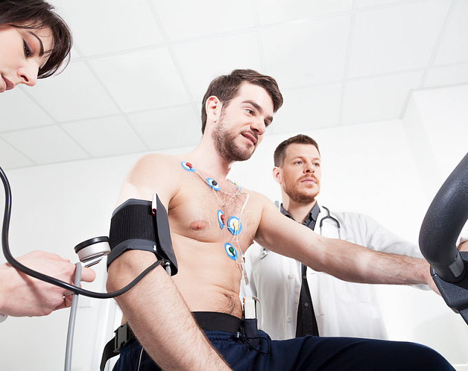 Стоит ли выполнять кардиальный стресс-тест перед заменой сустава?