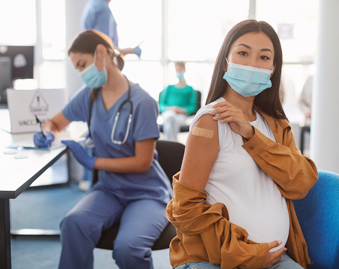 Вакцинация против ковида во время беременности: новые данные