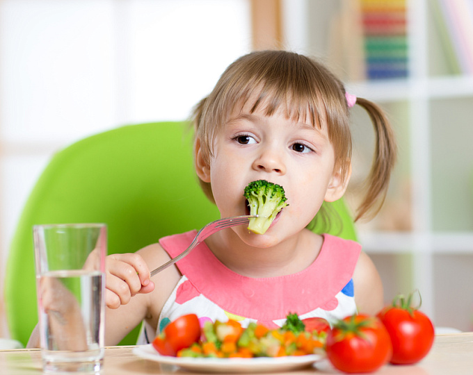 Вегетарианские диеты: есть ли польза для детей?