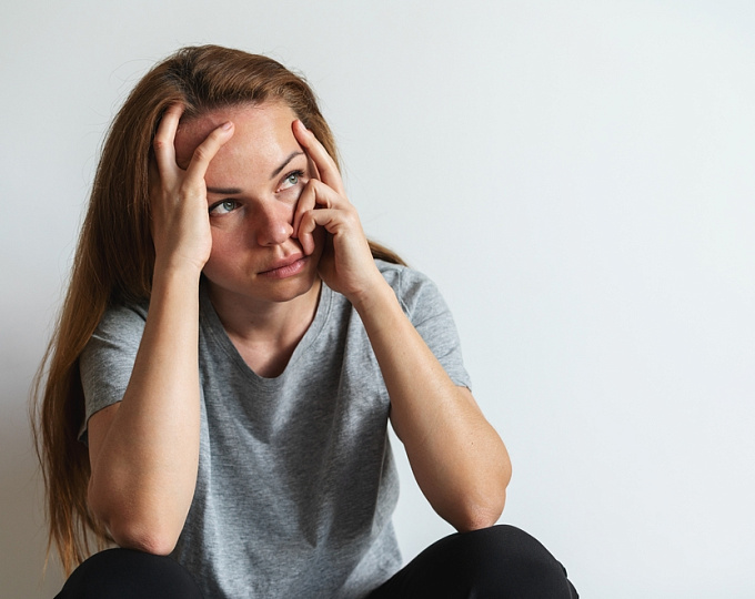 Какую роль играет системное воспаление низкой интенсивности в ответе на терапию антидепрессантом?