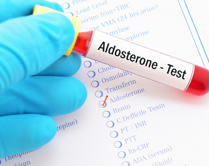 Какую тактику ведения выбрать при первичном гиперальдостеронизме?