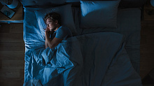 Как продолжительность сна влияет на степень эмпатии по отношению к пациенту?
