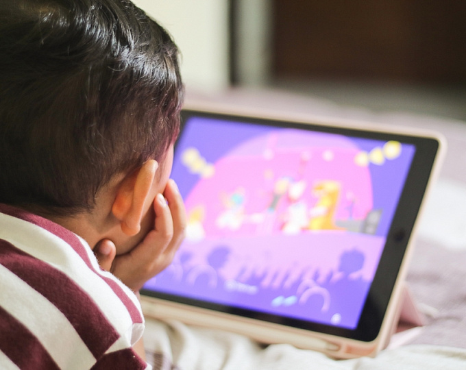 Отрицательные последствия воздействия экранов на маленьких детей, фокус на сон 